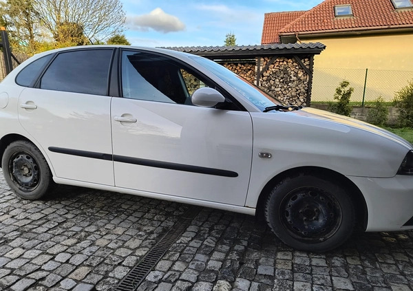 Seat Ibiza cena 17500 przebieg: 188700, rok produkcji 2009 z Żukowo małe 137